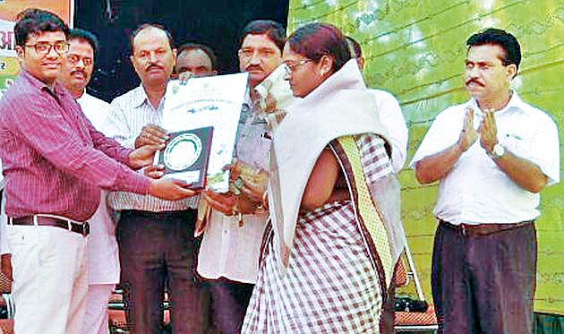 Complete construction of toilets | शौचालयांचे बांधकाम पूर्ण करा Complete construction of toilets | शौचालयांचे बांधकाम पूर्ण करा