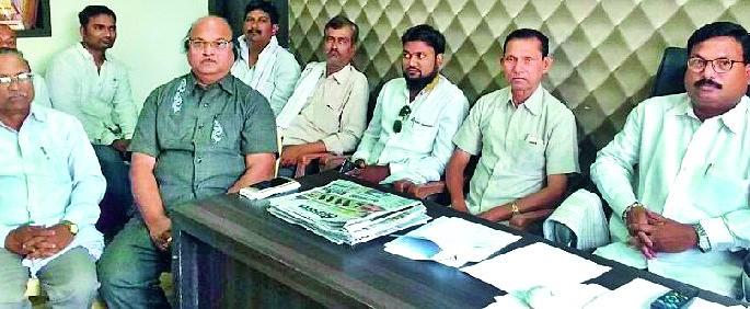 The government has betrayed the people | शासनाने जनतेचा केला विश्वासघात The government has betrayed the people | शासनाने जनतेचा केला विश्वासघात