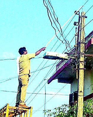 Empowering the Power Service | विद्युत सेवकांना दिलासा