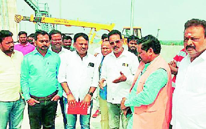 The project-affected farmers will get justice | प्रकल्पबाधित शेतकऱ्यांना न्याय मिळवून देणार The project-affected farmers will get justice | प्रकल्पबाधित शेतकऱ्यांना न्याय मिळवून देणार