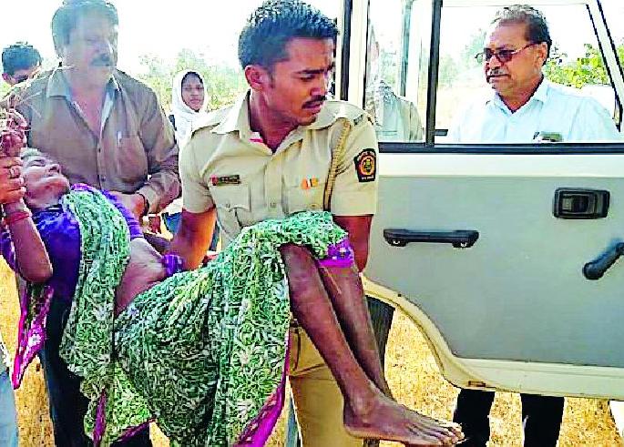 Older Life Livelihood | वन विभागाच्या शोधमोहिमेने वृद्ध महिलेला जीवनदान Older Life Livelihood | वन विभागाच्या शोधमोहिमेने वृद्ध महिलेला जीवनदान