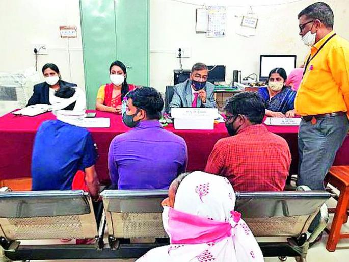 As many as Rs 2.16 crore was recovered from the settlement | तडजाेडीतून वसूल झाले तब्बल २ काेटी १६ लाख As many as Rs 2.16 crore was recovered from the settlement | तडजाेडीतून वसूल झाले तब्बल २ काेटी १६ लाख