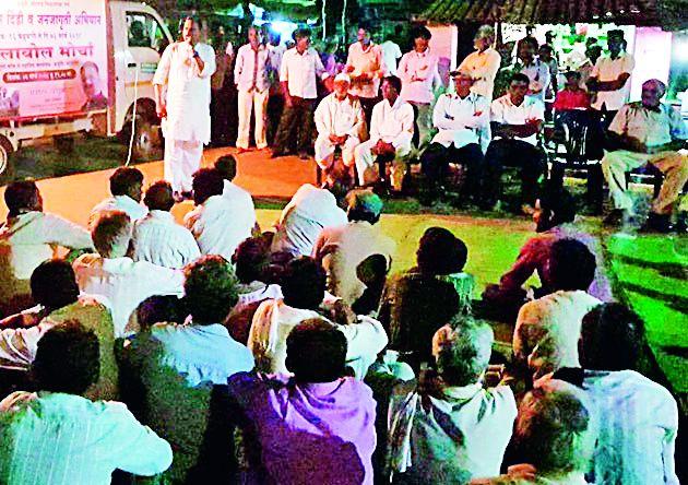 The benefits of the Peovima Scheme are to the respective companies | पीकविमा योजनेचा लाभ संबंधित कंपन्यांना The benefits of the Peovima Scheme are to the respective companies | पीकविमा योजनेचा लाभ संबंधित कंपन्यांना