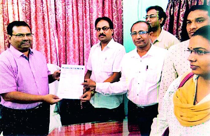 Contributory pension receipts will be given in two months | अंशदायी पेंशनच्या पावत्या दोन महिन्यांत देणार Contributory pension receipts will be given in two months | अंशदायी पेंशनच्या पावत्या दोन महिन्यांत देणार