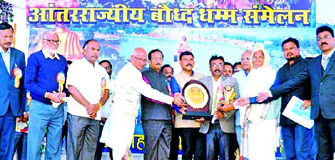 Babasaheb gave justice to everyone | बाबासाहेबांनी प्रत्येकाला न्याय मिळवून दिला Babasaheb gave justice to everyone | बाबासाहेबांनी प्रत्येकाला न्याय मिळवून दिला
