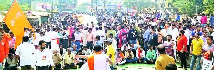 Show the way out to the intruders in the country | देशात घुसखोरी करणाऱ्यांना बाहेरचा रस्ता दाखवा Show the way out to the intruders in the country | देशात घुसखोरी करणाऱ्यांना बाहेरचा रस्ता दाखवा