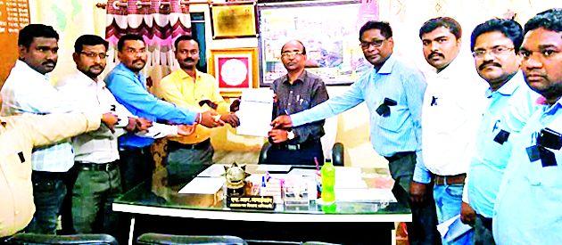 And not the lock | अन् कुलूप लागलेच नाही And not the lock | अन् कुलूप लागलेच नाही