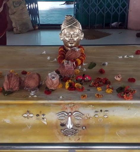  The crowd of devotees for the visit of Panchaleshwar at Ankushnagar | अंकुशनगर येथील पांचाळेश्वराच्या दर्शनासाठी भाविकांची गर्दी