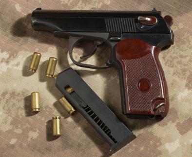 Five hundred people deposited weapon | पाचशे जणांनी केले शस्त्र जमा Five hundred people deposited weapon | पाचशे जणांनी केले शस्त्र जमा