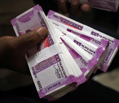 Increase in school grants for class VIII | आठवीपर्यंत वर्ग असलेल्या शाळांच्या अनुदानात वाढ Increase in school grants for class VIII | आठवीपर्यंत वर्ग असलेल्या शाळांच्या अनुदानात वाढ