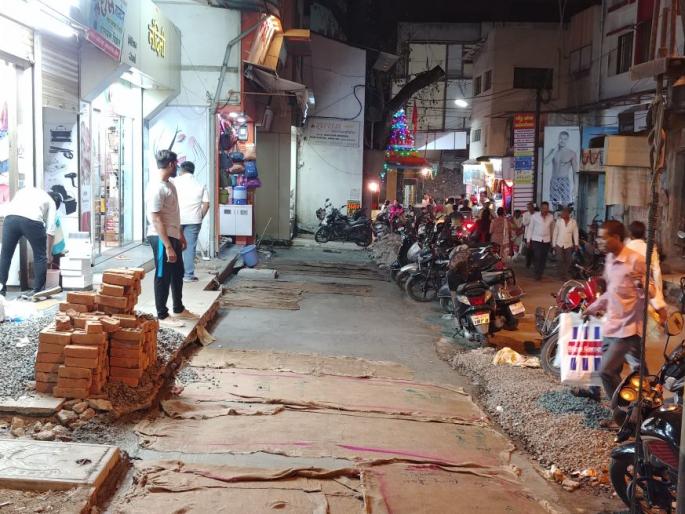  Deleting unauthorized construction by self-managing collaboration | स्वत:हून अनधिकृत बांधकाम हटवत स्वखर्चाने कॉँक्रीटीकरण