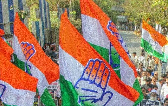 Lack of equipment; Yet Congress fought | साधनसामग्रीचा अभाव; तरीही कॉँग्रेस लढली Lack of equipment; Yet Congress fought | साधनसामग्रीचा अभाव; तरीही कॉँग्रेस लढली