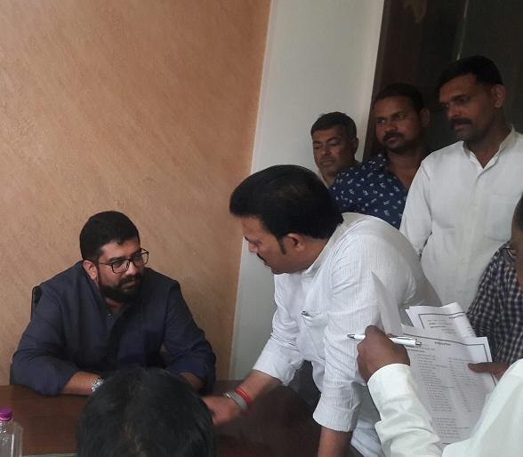 Mathadi leaders say, this is a disgrace! : The Things-Dangers | माथाडी नेते म्हणतात, हे तर धर्मसंकट! : घडतंय-बिघडतंय