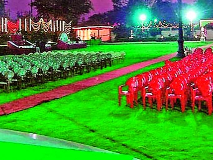 Time of starvation on lawns drivers | लॉन्सचालकांवर उपासमारीची वेळ Time of starvation on lawns drivers | लॉन्सचालकांवर उपासमारीची वेळ