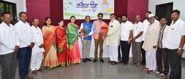 Showers of affection on 'Lokmat' | ‘लोकमत’ वर स्नेह शुभेच्छांचा वर्षाव