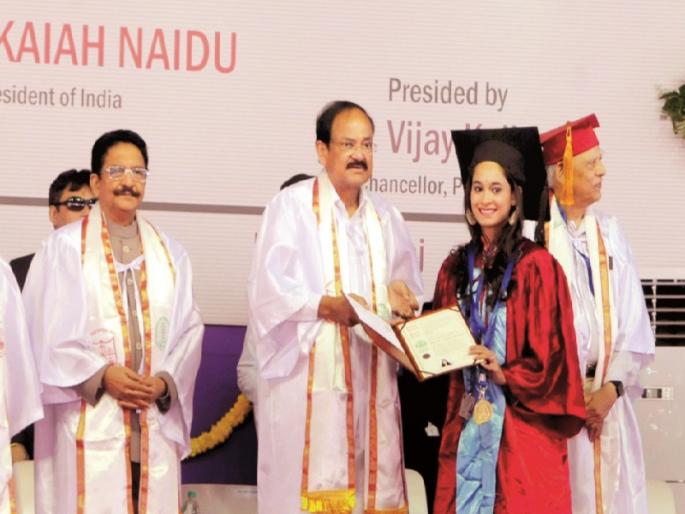 Nadvadidars should provide health facilities in the rural areas: M. Venkiah Naidu | नवपदवीधरांनी ग्रामीण भागात आरोग्य सुविधा द्याव्यात : एम.व्यंकय्या नायडू