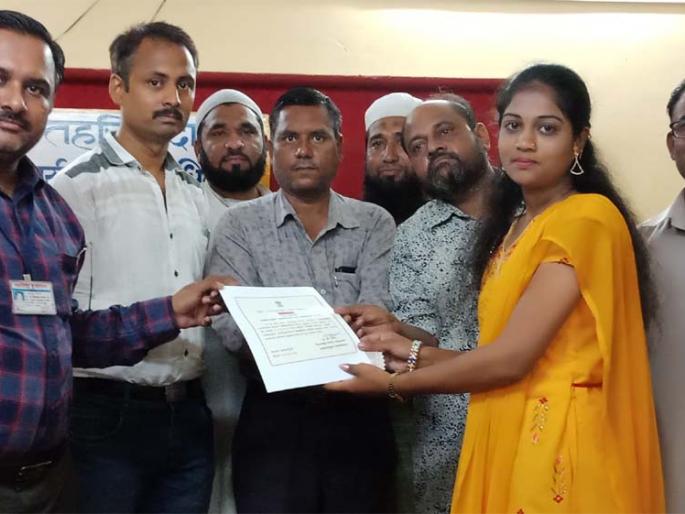 MIM's flag at Akkalkuwa village | अक्कलकुवा ग्रा.पं.वर एमआयएम MIM's flag at Akkalkuwa village | अक्कलकुवा ग्रा.पं.वर एमआयएम