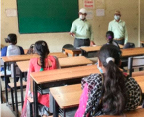 Back to school the next day too | दुसऱ्या दिवशीही शाळेकडे पाठ Back to school the next day too | दुसऱ्या दिवशीही शाळेकडे पाठ