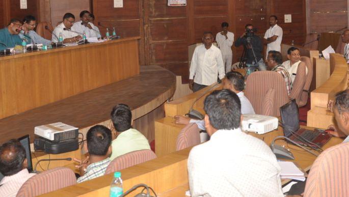 The change of office of the district official was canceled | जि.प.कर्मचारी बदली प्रक्रिया ऐनवेळी झाली रद्द The change of office of the district official was canceled | जि.प.कर्मचारी बदली प्रक्रिया ऐनवेळी झाली रद्द