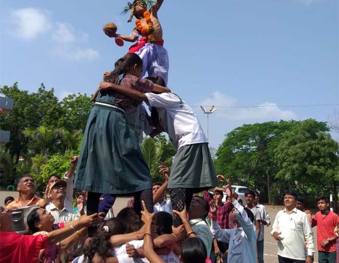 Dahihandi layer by layer, Rule Dhabha | दहीहंडीचा थरावर थर, नियम धाब्यावर