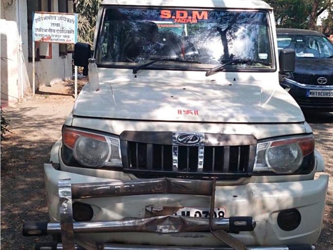 Two and a half lakh worth of gambling was seized | डंपरने दिली प्रांताच्या गाडीला धडक Two and a half lakh worth of gambling was seized | डंपरने दिली प्रांताच्या गाडीला धडक