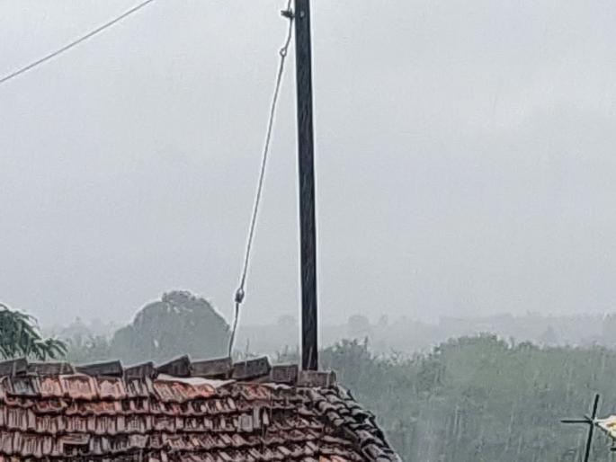 Due to the heavy presence of rain in Pandane, Baliraja was relieved | पांडाणेत पावसाच्या जोरदार हजेरीमुळे बळीराजा सुखावला Due to the heavy presence of rain in Pandane, Baliraja was relieved | पांडाणेत पावसाच्या जोरदार हजेरीमुळे बळीराजा सुखावला