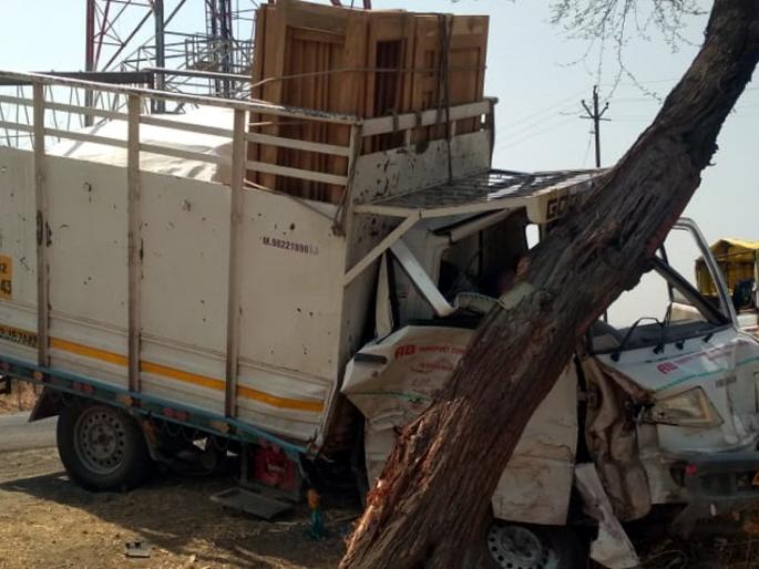 Parbhani: bike-auto accident; Both injured | परभणी : दुचाकी-आॅटो अपघात; दोघे जखमी Parbhani: bike-auto accident; Both injured | परभणी : दुचाकी-आॅटो अपघात; दोघे जखमी