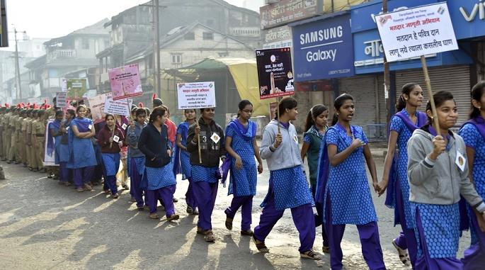On the occasion of National Voters Day, in the Sangli human chain and rally rally | राष्ट्रीय मतदार दिनानिमित्त सांगलीत मानवी साखळी व रॅली उत्साहात On the occasion of National Voters Day, in the Sangli human chain and rally rally | राष्ट्रीय मतदार दिनानिमित्त सांगलीत मानवी साखळी व रॅली उत्साहात
