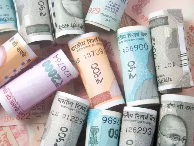 The company in Lucknow grouped the members of the 3 savings groups for Rs | लखनो येथील कंपनीने ३० बचतगटाच्या सभासदांना साडेआठ लाख रुपयात गंडविले The company in Lucknow grouped the members of the 3 savings groups for Rs | लखनो येथील कंपनीने ३० बचतगटाच्या सभासदांना साडेआठ लाख रुपयात गंडविले