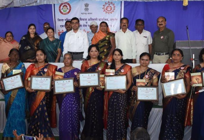 Jamner's daughter rescue, daughter education program | जामनेरला बेटी बचाव, बेटी पढाव कार्यक्रम Jamner's daughter rescue, daughter education program | जामनेरला बेटी बचाव, बेटी पढाव कार्यक्रम