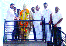 Greetings in the Birthday of the Modern Maharashtra Shilpakar | आधुनिक महाराष्ट्राच्या शिल्पकारास जन्मभूमीत अभिवादन Greetings in the Birthday of the Modern Maharashtra Shilpakar | आधुनिक महाराष्ट्राच्या शिल्पकारास जन्मभूमीत अभिवादन