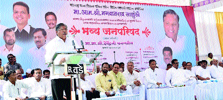 Draw a suitable solution to the teacher's question: Chandrakant Patil | शिक्षकांच्या प्रश्नावर योग्य तोडगा काढू : चंद्रकांत पाटील