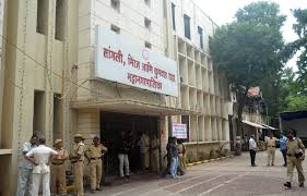 Sangli municipality: the excavation of the mobile company's scam, allegations of members in standing committee meeting; Good roads again | सांगली महापालिका : मोबाईल कंपनीच्या रस्ते खुदाईत घोटाळा, स्थायी समिती सभेत सदस्यांचा आरोप; चांगल्या रस्त्यांची पुन्हा चाळण