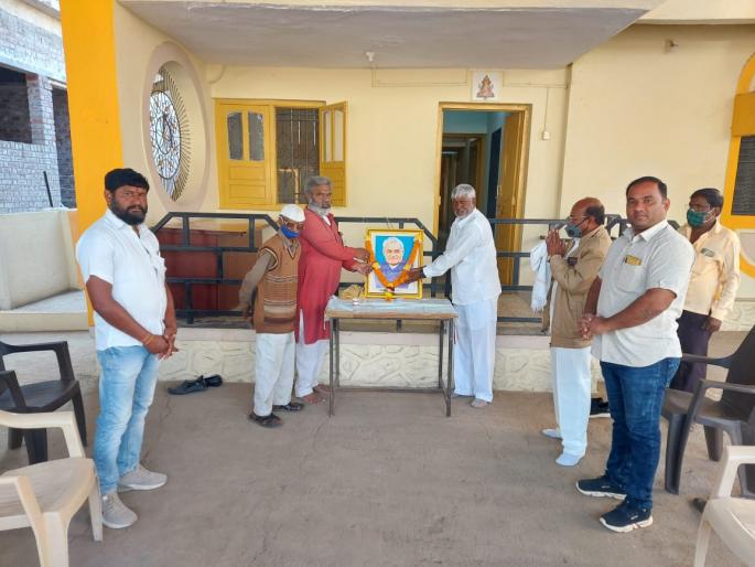 Vajpayee's birthday celebrated in Satana | सटाण्यात वाजपेयी यांची जयंती साजरी Vajpayee's birthday celebrated in Satana | सटाण्यात वाजपेयी यांची जयंती साजरी