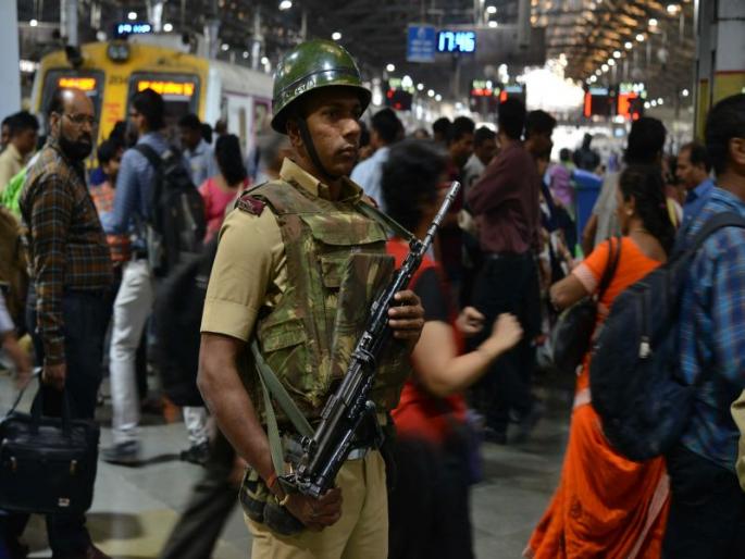 Indian Air Strike on Pakistan: Mumbai on High Alert! Decision in the meeting of Police and Chief Minister | Mumbai On High Alert: मुंबई हाय अलर्टवर!; पोलीस आणि मुख्यमंत्र्यांच्या बैठकीत निर्णय Indian Air Strike on Pakistan: Mumbai on High Alert! Decision in the meeting of Police and Chief Minister | Mumbai On High Alert: मुंबई हाय अलर्टवर!; पोलीस आणि मुख्यमंत्र्यांच्या बैठकीत निर्णय