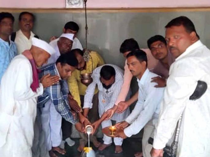 Sinnar to be confronted with Mahadev for heavy rains | सिन्नरला जोरदार पावसासाठी महादेवाला साकडे Sinnar to be confronted with Mahadev for heavy rains | सिन्नरला जोरदार पावसासाठी महादेवाला साकडे