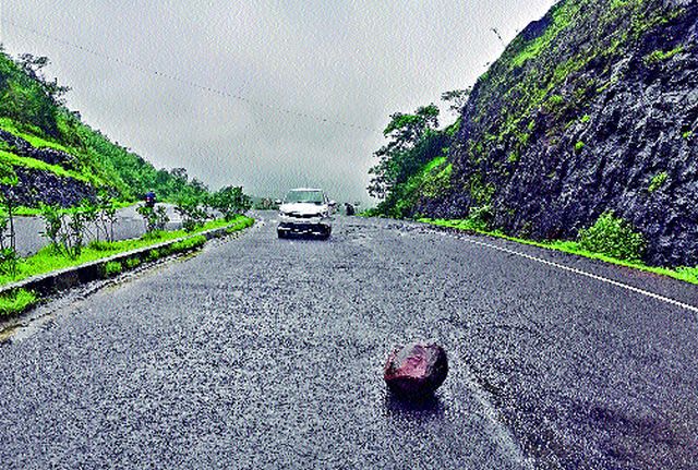 Rain return in Trimbakeshwar taluka | त्र्यंबकेश्वर तालुक्यात पावसाचे पुनरागमन Rain return in Trimbakeshwar taluka | त्र्यंबकेश्वर तालुक्यात पावसाचे पुनरागमन