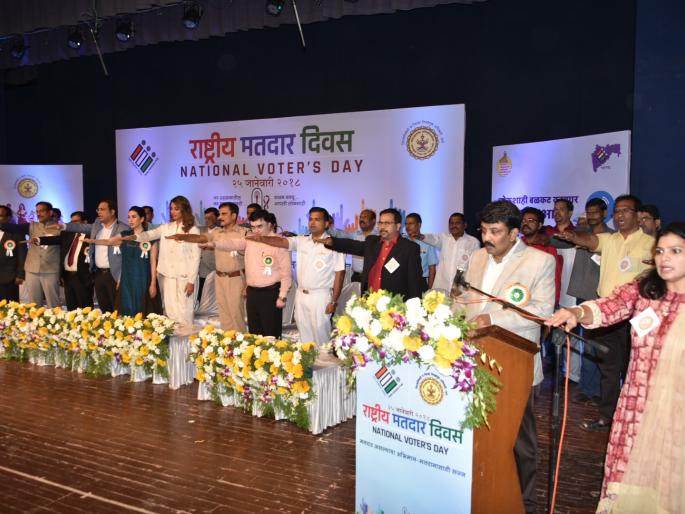 Thaparaka Youth Voter Vote for Bipasha with Karishma to play national duty of claim | हक्काचे राष्ट्रीय कर्तव्य बजावण्यासाठी करिष्मासह बिपाशाचा ठाणेकर युवा मतदाराना संदेश Thaparaka Youth Voter Vote for Bipasha with Karishma to play national duty of claim | हक्काचे राष्ट्रीय कर्तव्य बजावण्यासाठी करिष्मासह बिपाशाचा ठाणेकर युवा मतदाराना संदेश