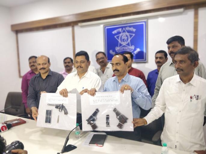 Both were arrested along with pistols from Mumbra | मुंब्य्रातून पिस्तूल आणि गावठी कट्ट्यासह दोघांना अटक