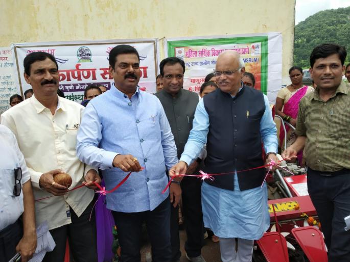 Visitors to Viigao's facility; Union Minister absent | खासदारांव्दारे विहिगांवच्या सोयीसुविधांचा लोकार्पणसोहळा; केंद्रीय मंत्री अनुपस्थित Visitors to Viigao's facility; Union Minister absent | खासदारांव्दारे विहिगांवच्या सोयीसुविधांचा लोकार्पणसोहळा; केंद्रीय मंत्री अनुपस्थित