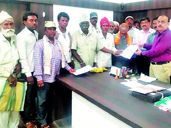 Dismiss the Khubgaon Gram Panchayat | खुबगाव ग्रामपंचायत बरखास्त करा