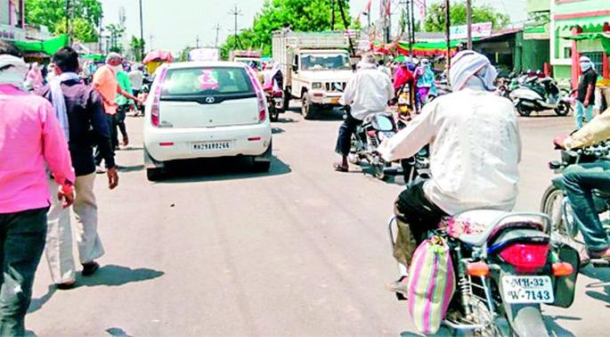 The city of Arvi suffocates with increasing encroachment | वाढत्या अतिक्रमणाने गुदमरतोय आर्वी शहराचा श्वास