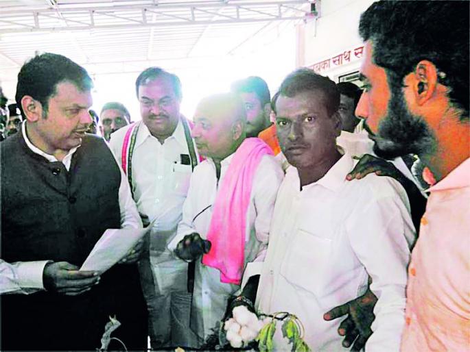 Nationalist Congress Party Chief | राष्ट्रवादी काँग्रेसने घातले मुख्यमंत्र्यांना साकडे Nationalist Congress Party Chief | राष्ट्रवादी काँग्रेसने घातले मुख्यमंत्र्यांना साकडे