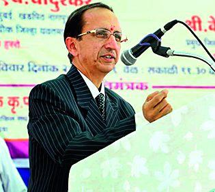 Responsibility for the speedy trial of the lawyers is on the advocates | जलदगतीने न्यायदानाची जबाबदारी वकील मंडळींवर Responsibility for the speedy trial of the lawyers is on the advocates | जलदगतीने न्यायदानाची जबाबदारी वकील मंडळींवर