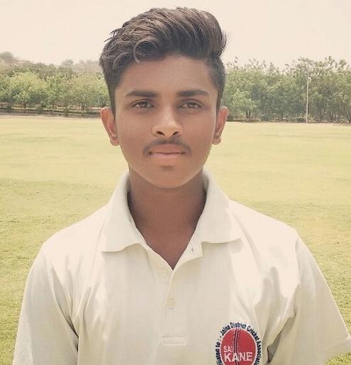 Pollution from the Dhule team is defeated | धुळे संघाकडून जालना पराभूत