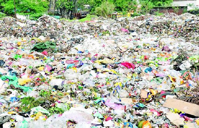 Yavatmala solidified | यवतमाळात घनकचरा तुंबला Yavatmala solidified | यवतमाळात घनकचरा तुंबला