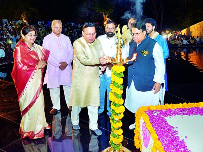 These surono be the moon ..! | हे सुरांनो चंद्र व्हा..! These surono be the moon ..! | हे सुरांनो चंद्र व्हा..!