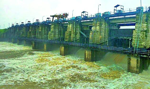 Baliraja Jalpaiginitus paralysis pumpkin | बळीराजा जलसंजीवनीत अधरपूसला भोपळा Baliraja Jalpaiginitus paralysis pumpkin | बळीराजा जलसंजीवनीत अधरपूसला भोपळा