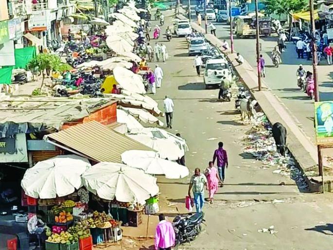 Encroach on Datta Chowk Road area | दत्त चौक रोड परिसराला अतिक्रमणाचा विळखा