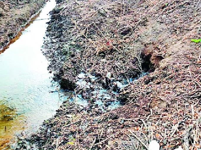 Lack of millions of liters of water in Arunavav | अरुणावतीच्या लाखो लिटर पाण्याचा अपव्यय Lack of millions of liters of water in Arunavav | अरुणावतीच्या लाखो लिटर पाण्याचा अपव्यय